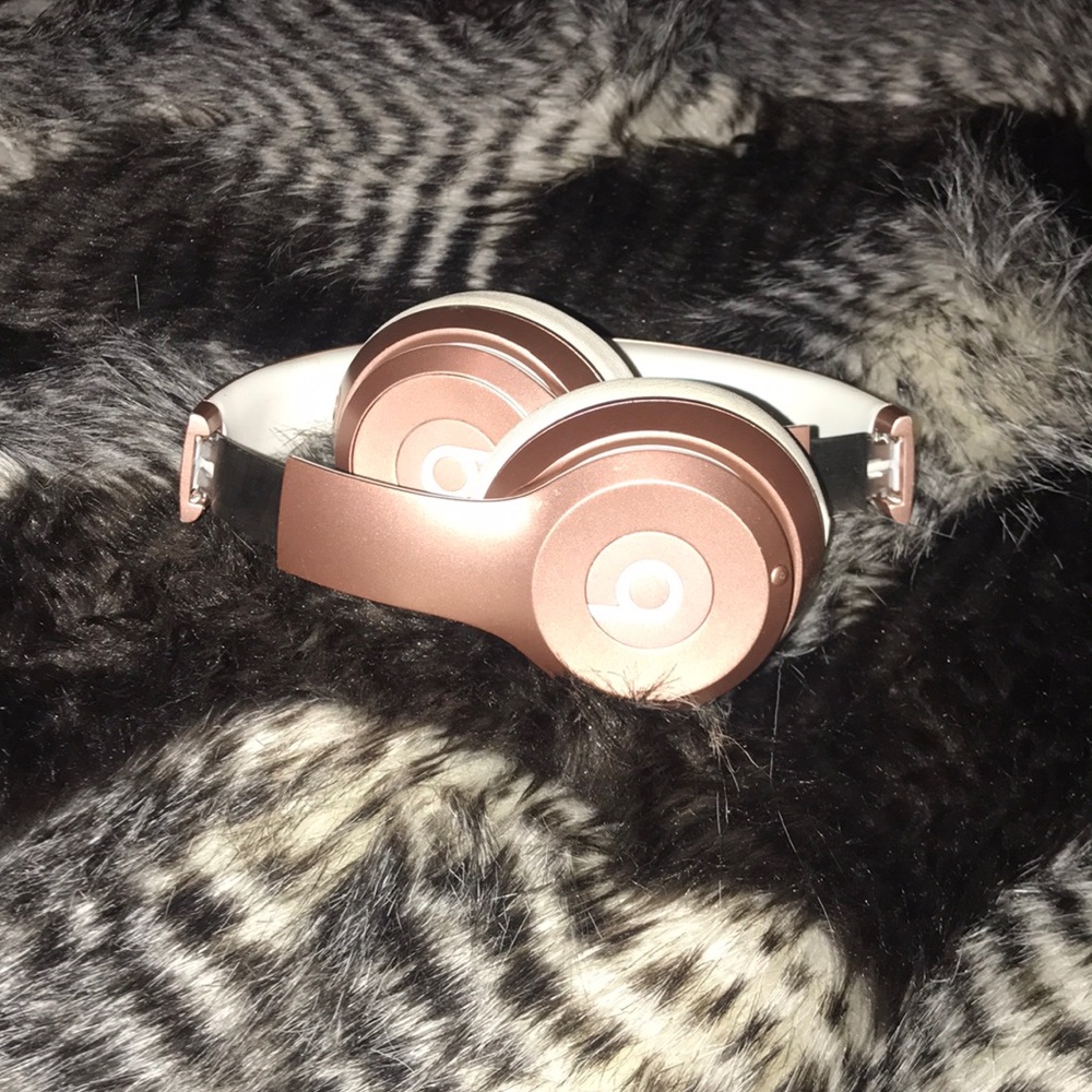 Beats studio headset.